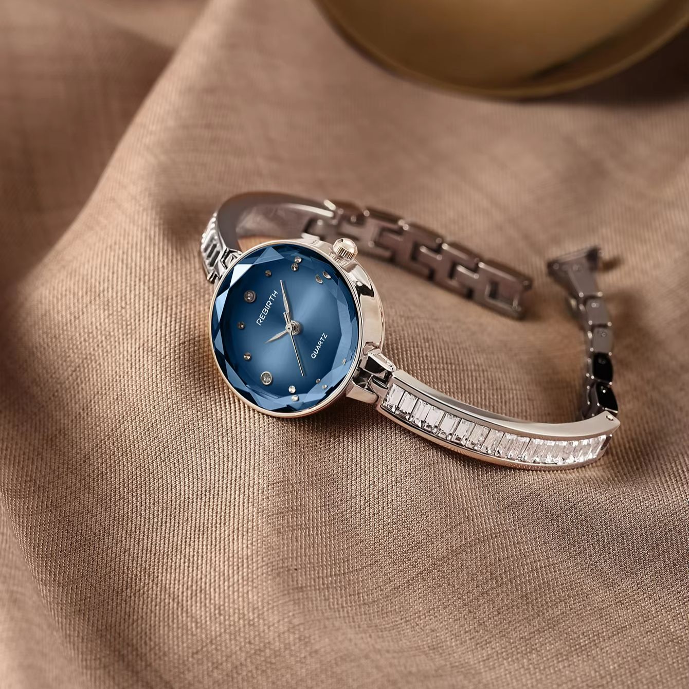Hafif Lüks Kesim Mavi Cam Kadr - Luxury Watch Diamond incelemesi ve fiyatı